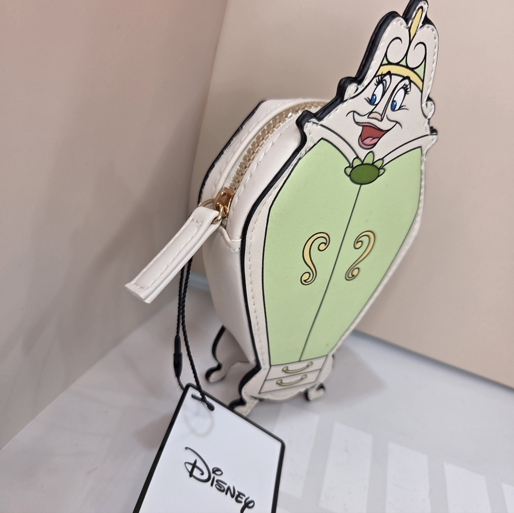 💚🔹️Disney 🔹️Beauty and the Beast Madame De La Grande The Wadrobe Coin Purse - Picture 5 of 10
